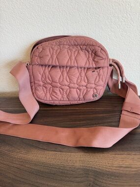lululemon athletica Quilted Crossbody Bag in Dusty Pink